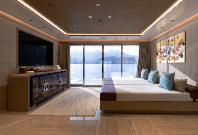 ENERGY deck lounge