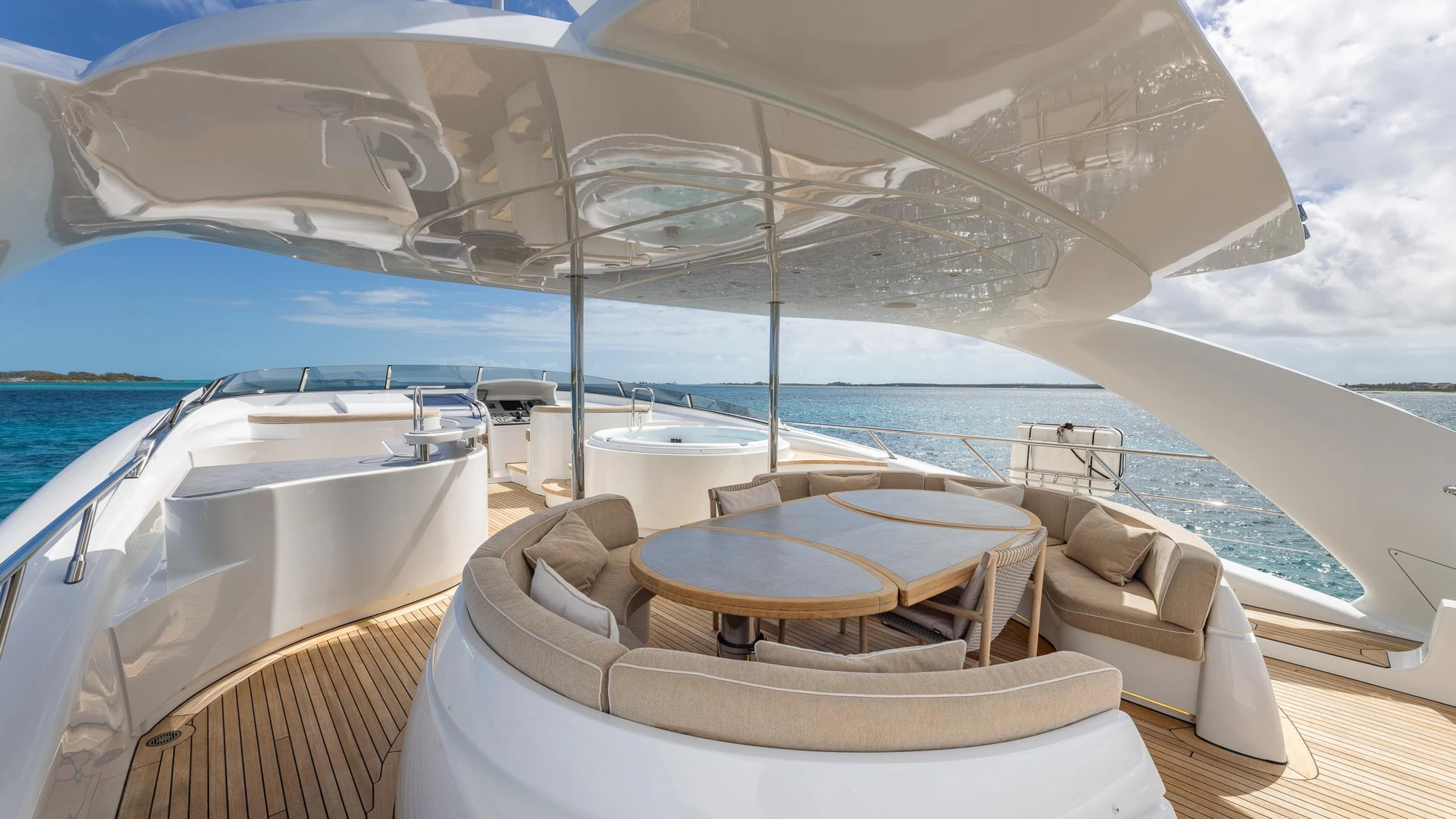 BACK 9 AND A HALF sundeck bar and hot tub area