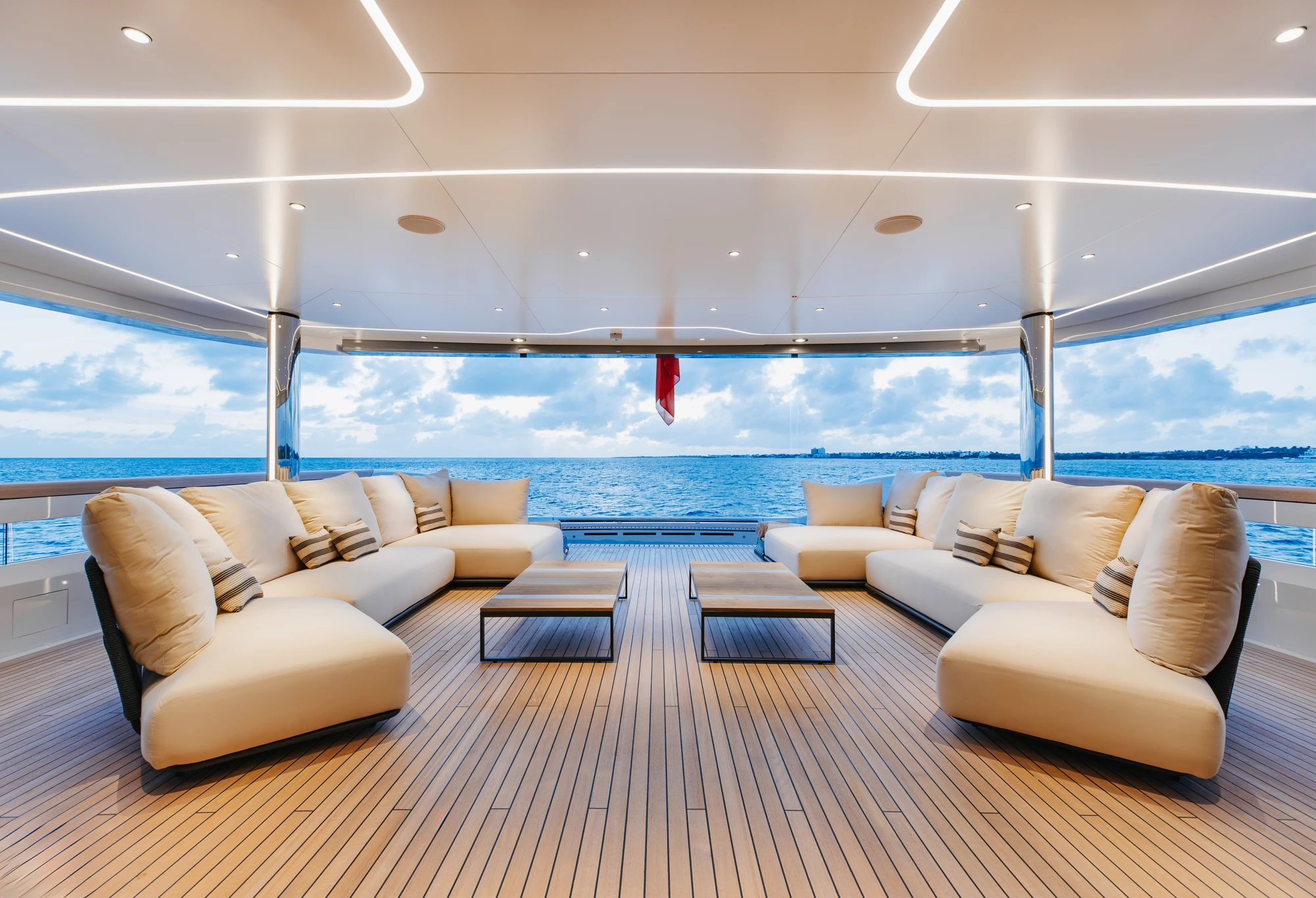 DAYBREAK sundeck with fire pit bar