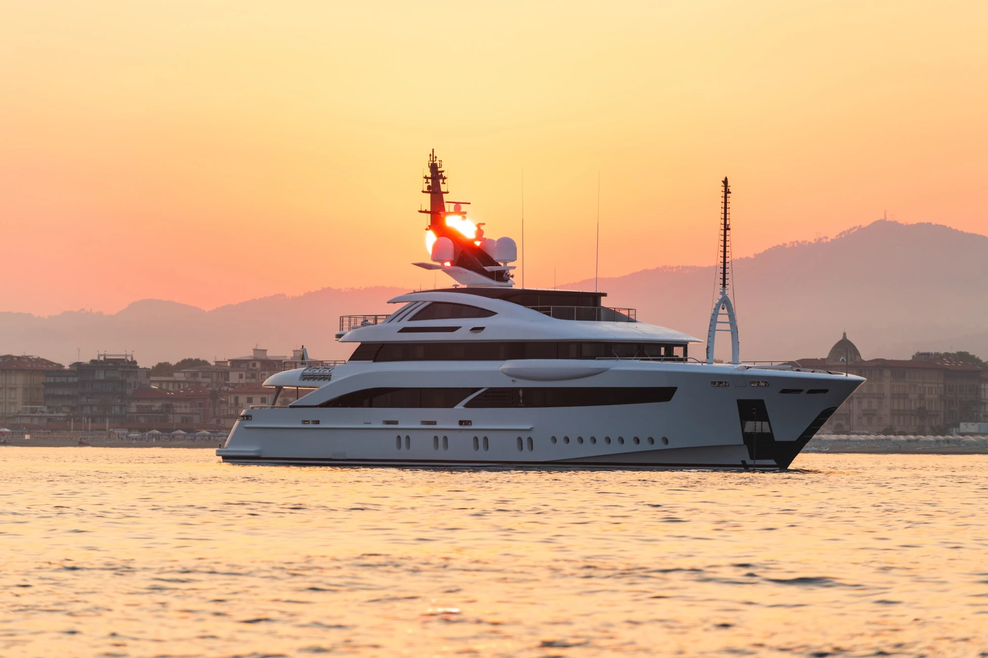 FLORENTIA profile at anchor