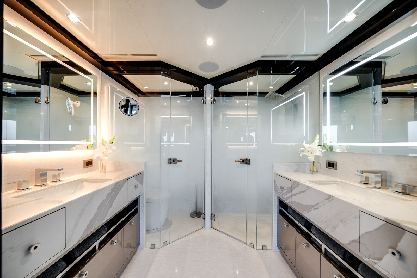 Master bathroom aboard DREAMS Ocean Alexander 120